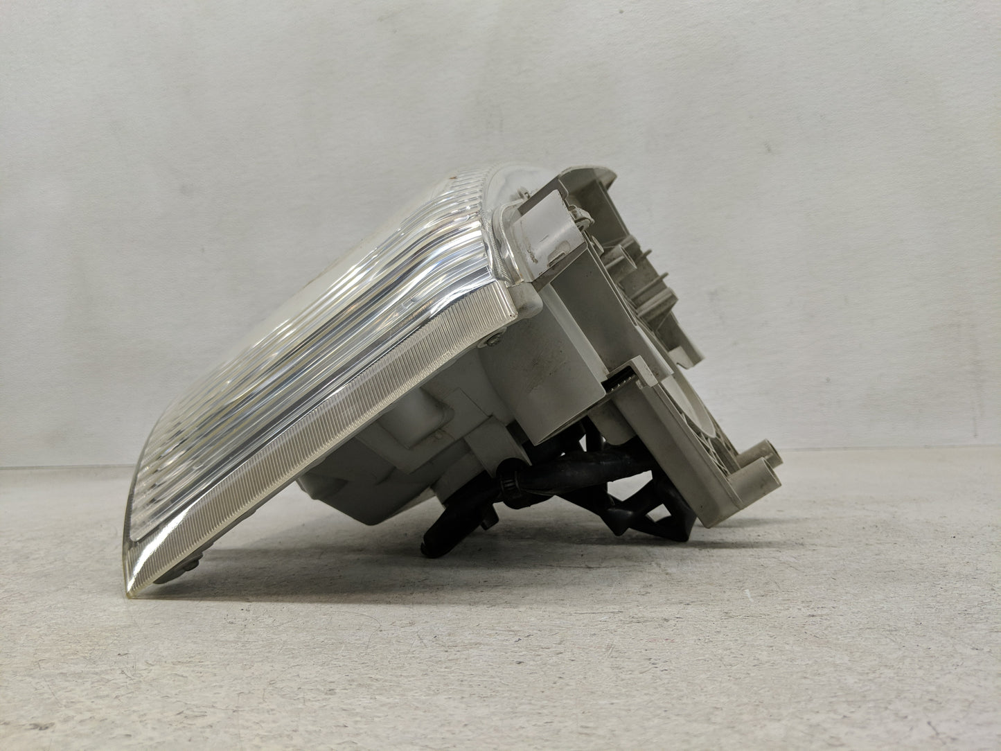 2010 Isuzu Nqr Passenger Right Oem Head Light Headlight Lamp - Oemusedautoparts1.com