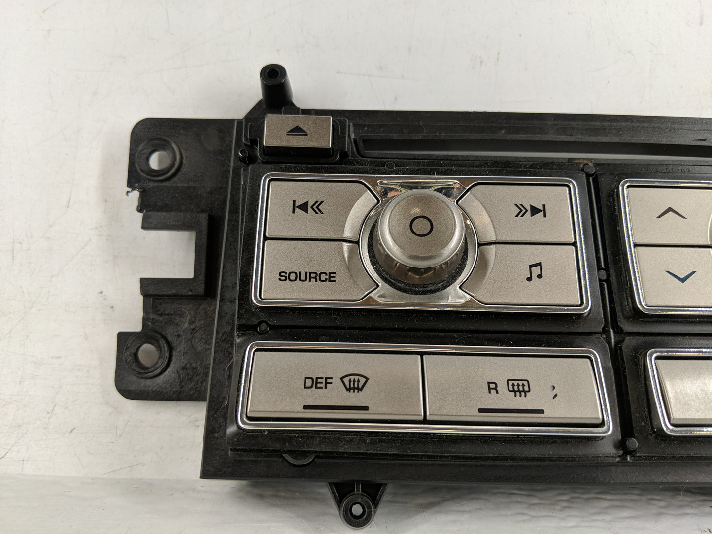 2009-2011 Jaguar Xf Radio AM FM Cd Player Receiver Replacement P/N:8X23-18C858-BG Fits Fits 2009 2010 2011 OEM Used Auto Par