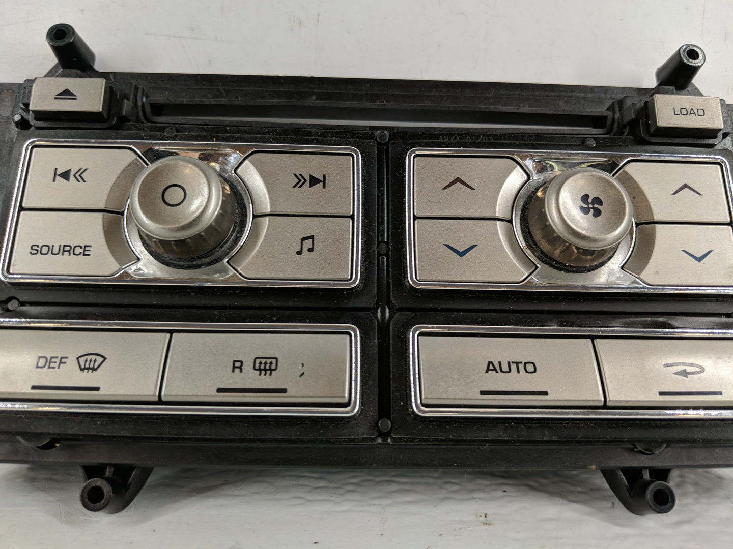 2009-2011 Jaguar Xf Radio AM FM Cd Player Receiver Replacement P/N:8X23-18C858-BG Fits Fits 2009 2010 2011 OEM Used Auto Par