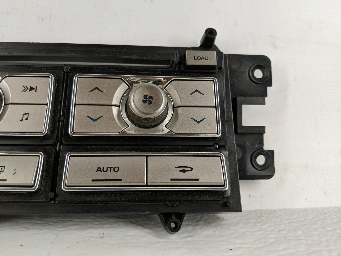 2009-2011 Jaguar Xf Radio AM FM Cd Player Receiver Replacement P/N:8X23-18C858-BG Fits Fits 2009 2010 2011 OEM Used Auto Par