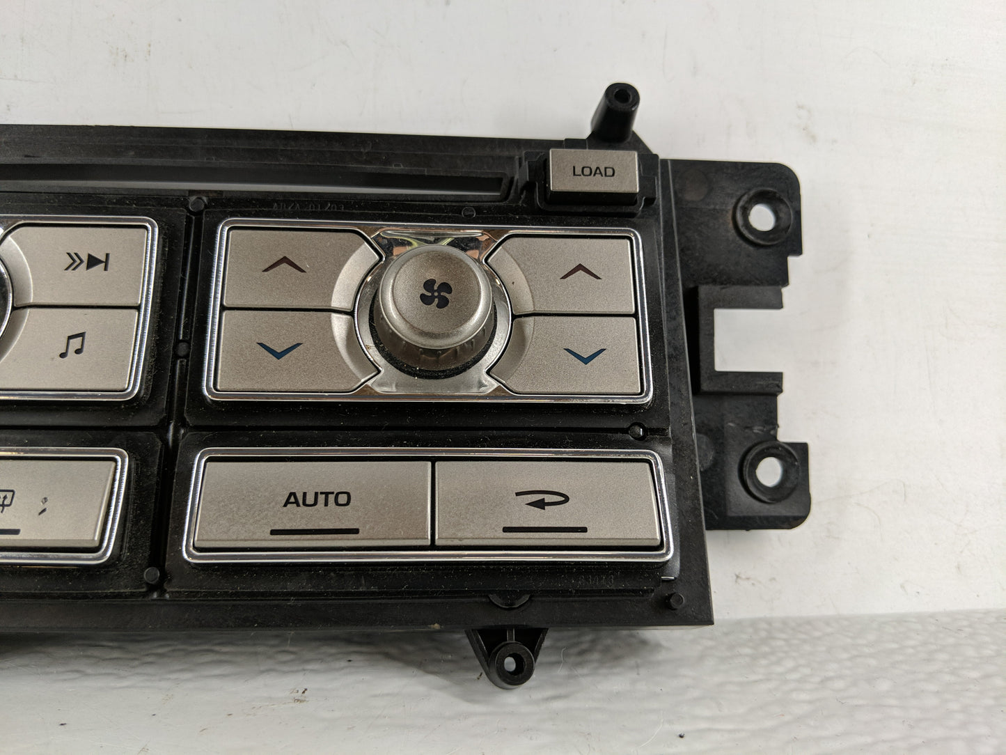 2009-2011 Jaguar Xf Radio AM FM Cd Player Receiver Replacement P/N:8X23-18C858-BG Fits Fits 2009 2010 2011 OEM Used Auto Par