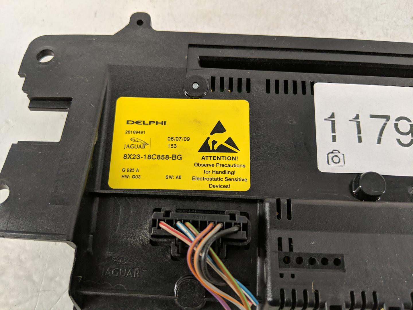 2009-2011 Jaguar Xf Radio AM FM Cd Player Receiver Replacement P/N:8X23-18C858-BG Fits Fits 2009 2010 2011 OEM Used Auto Par