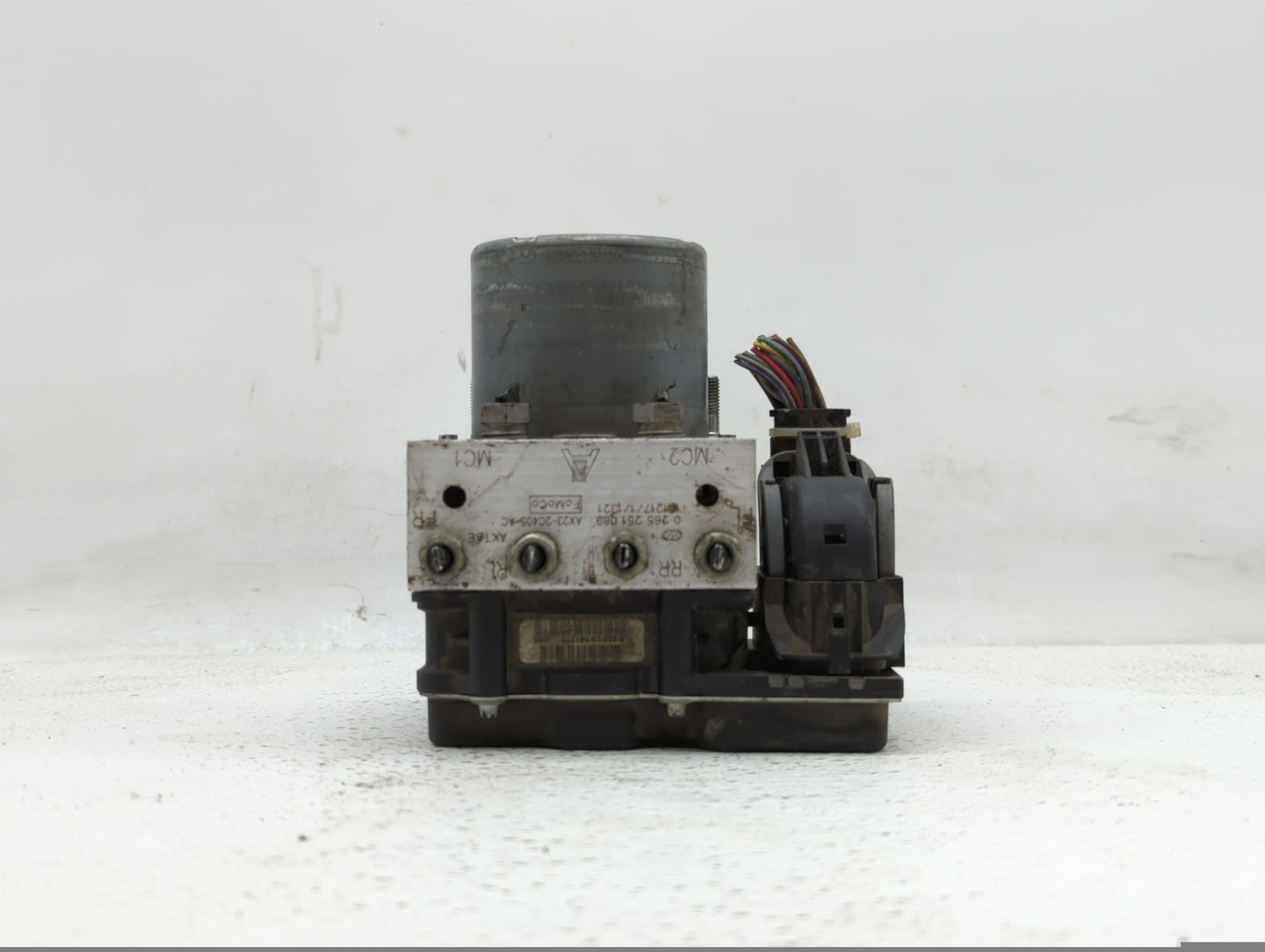 2010-2011 Jaguar Xf ABS Pump Control Module Replacement P/N:AX23-2C405-AC AX23-2C405-AB Fits Fits 2010 2011 OEM Used Auto Pa