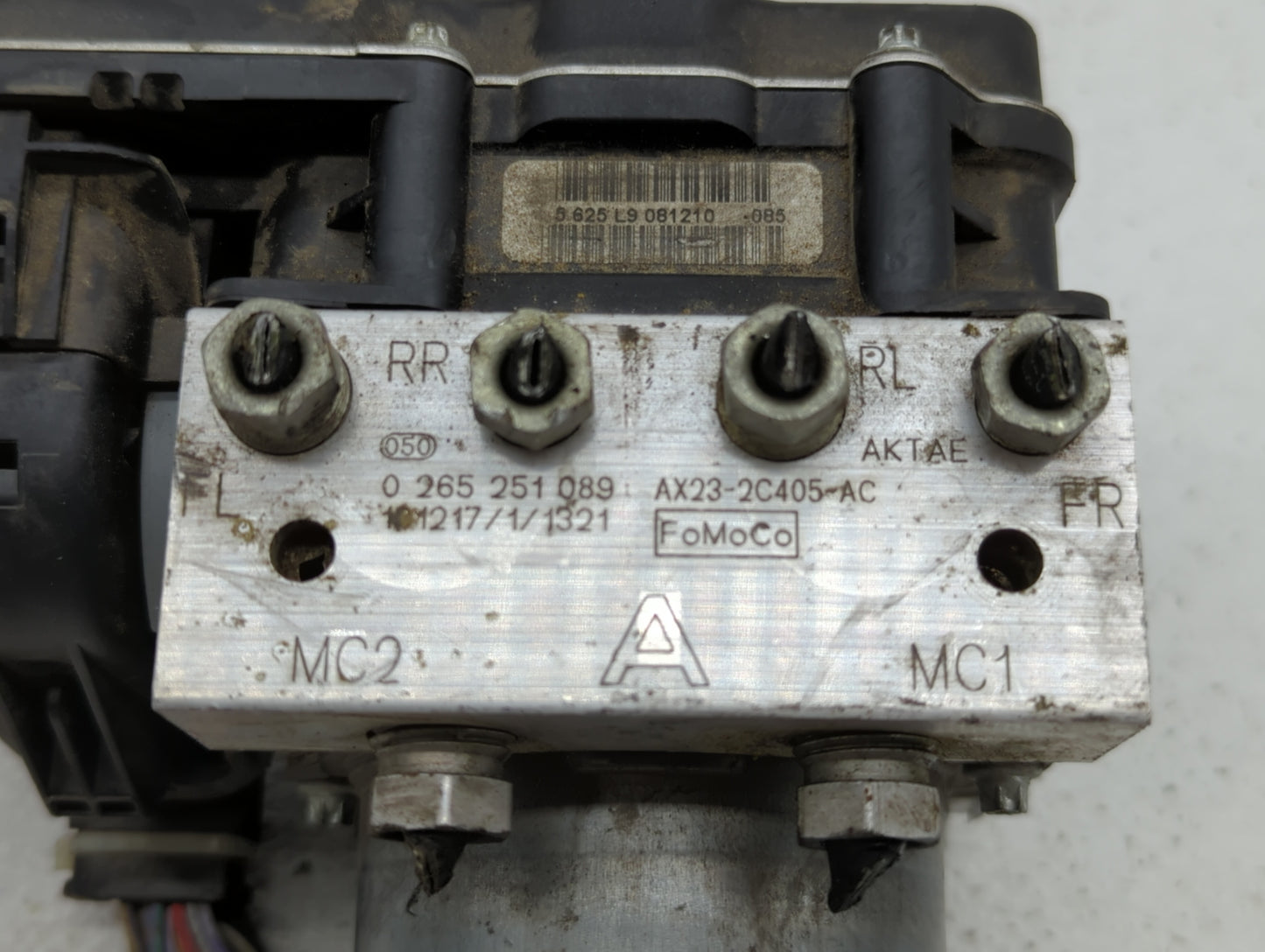 2010-2011 Jaguar Xf ABS Pump Control Module Replacement P/N:AX23-2C405-AC AX23-2C405-AB Fits Fits 2010 2011 OEM Used Auto Pa