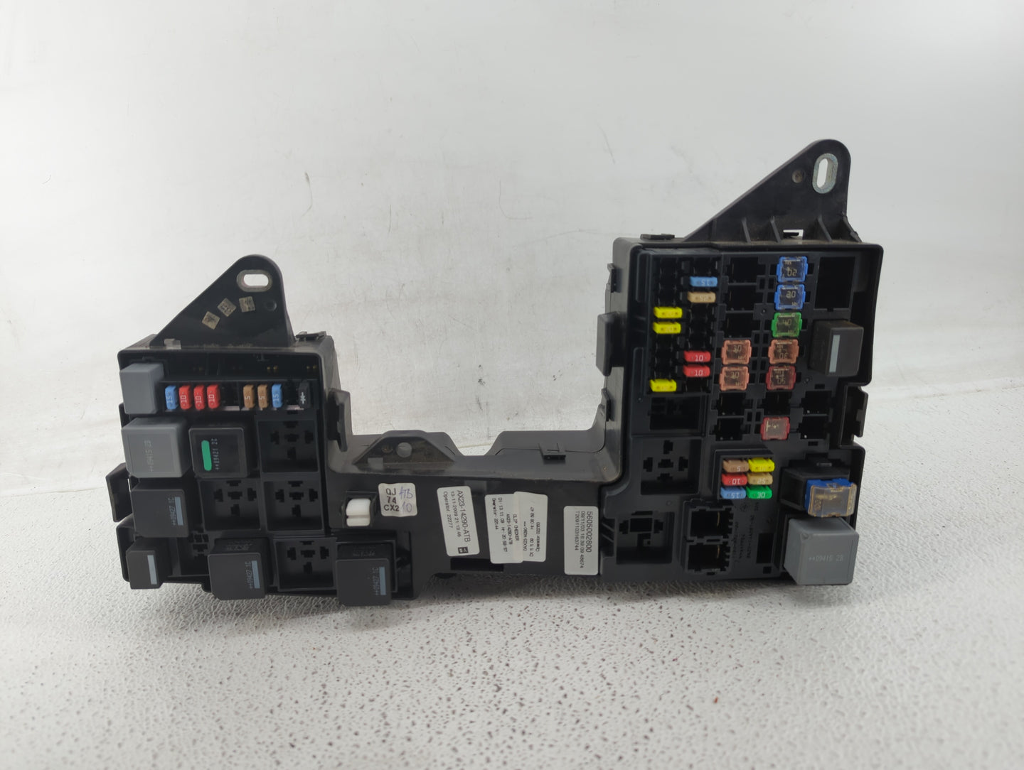 2010-2011 Jaguar Xf Fusebox Fuse Box Panel Relay Module P/N:5605002800 Fits Fits 2010 2011 OEM Used Auto Parts - Oemusedauto