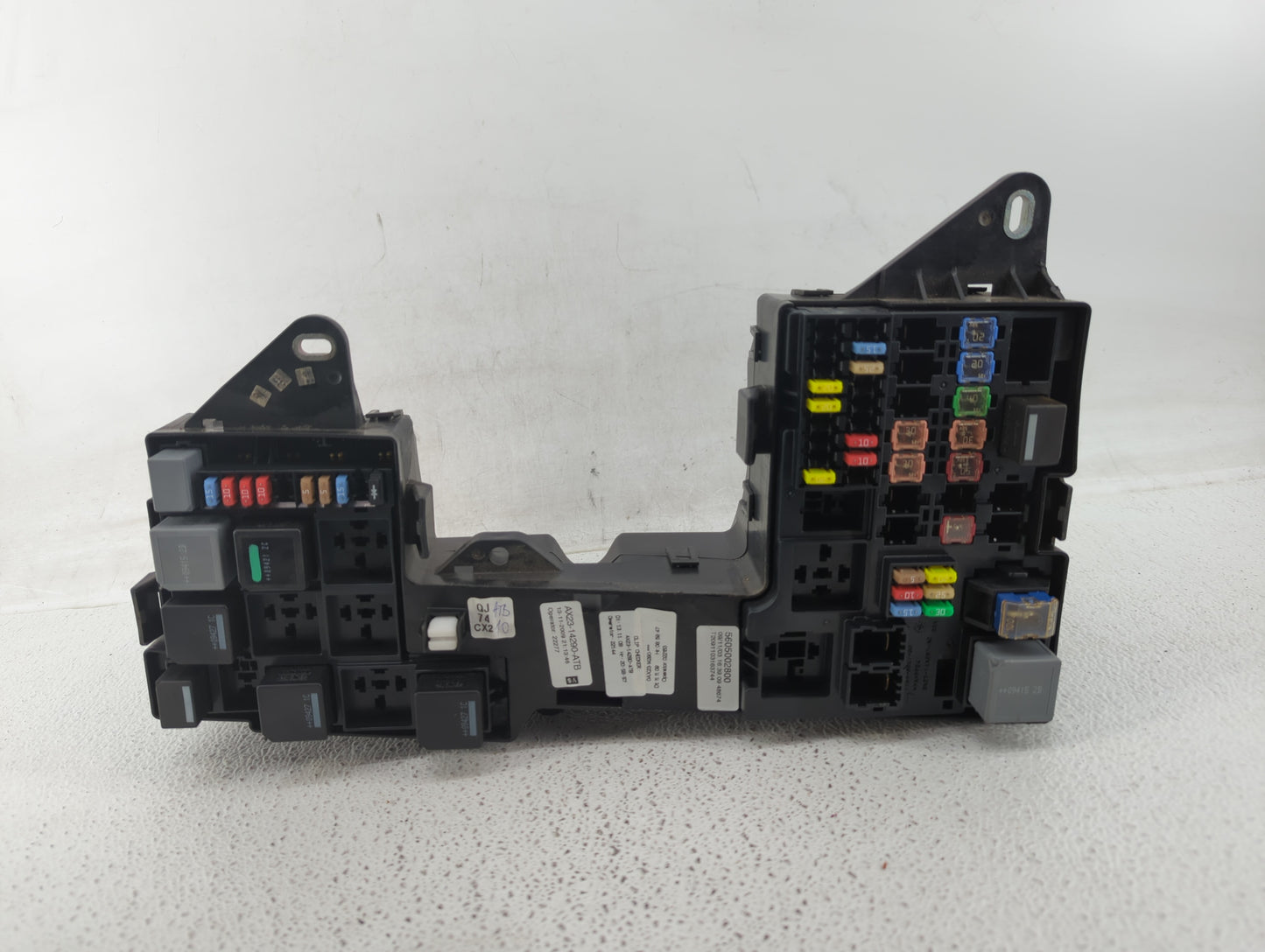 2010-2011 Jaguar Xf Fusebox Fuse Box Panel Relay Module P/N:5605002800 Fits Fits 2010 2011 OEM Used Auto Parts - Oemusedauto