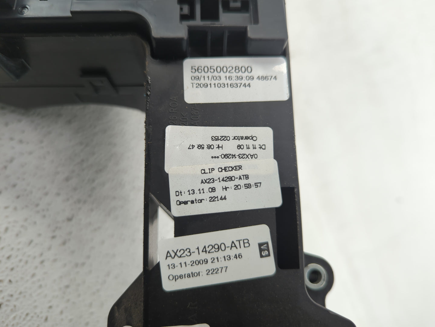 2010-2011 Jaguar Xf Fusebox Fuse Box Panel Relay Module P/N:5605002800 Fits Fits 2010 2011 OEM Used Auto Parts - Oemusedauto