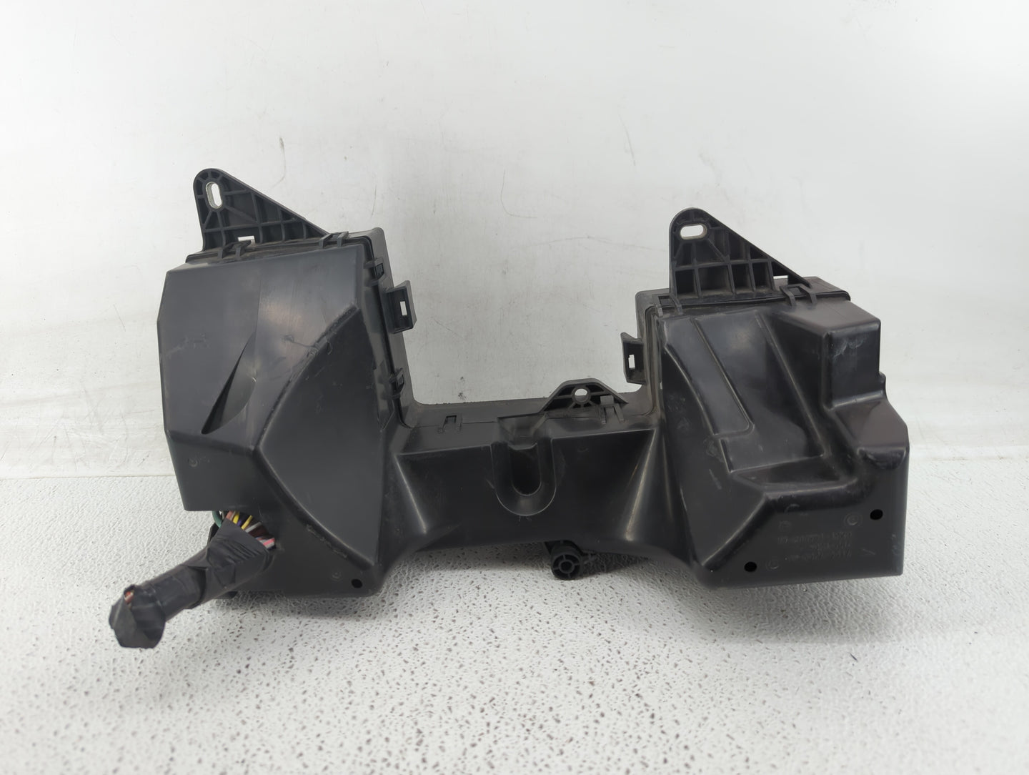 2010-2011 Jaguar Xf Fusebox Fuse Box Panel Relay Module P/N:5605002800 Fits Fits 2010 2011 OEM Used Auto Parts - Oemusedauto