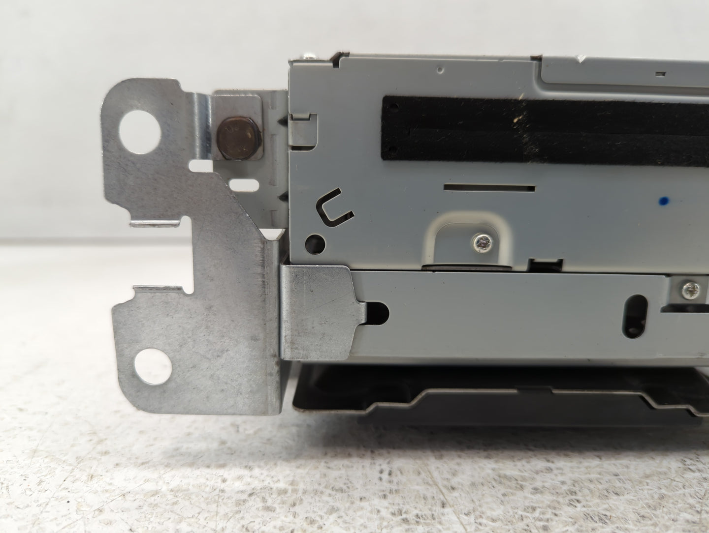 2010 Jaguar Xf Radio AM FM Cd Player Receiver Replacement P/N:7G9N-18C815-NB 7G9N-18C815-TA Fits OEM Used Auto Parts - Oemus