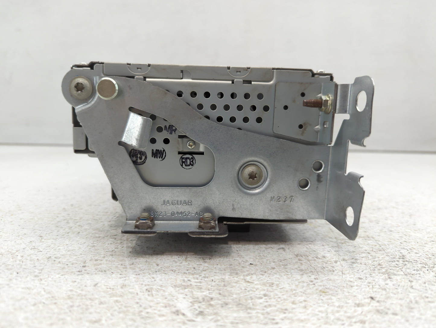 2010 Jaguar Xf Radio AM FM Cd Player Receiver Replacement P/N:7G9N-18C815-NB 7G9N-18C815-TA Fits OEM Used Auto Parts - Oemus