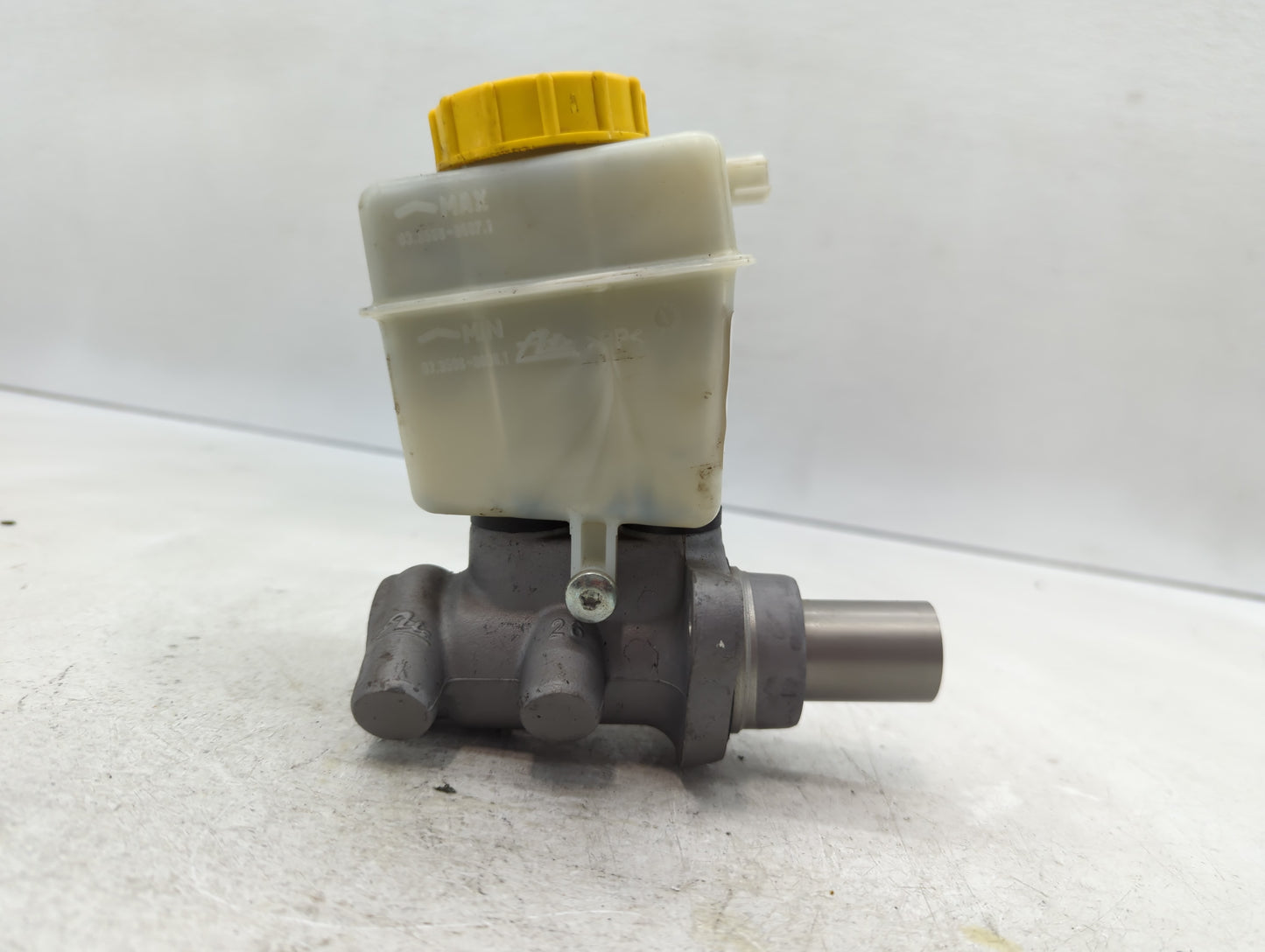 2009-2015 Jaguar Xf Brake Master Cylinder - Oemusedautoparts1.com