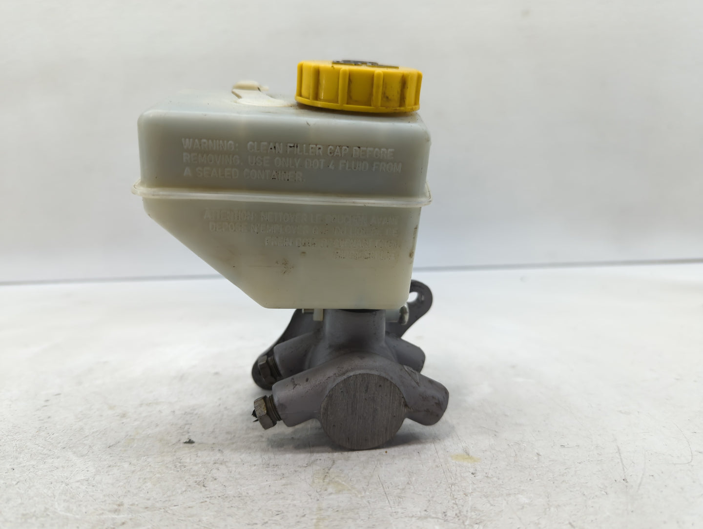 2009-2015 Jaguar Xf Brake Master Cylinder - Oemusedautoparts1.com