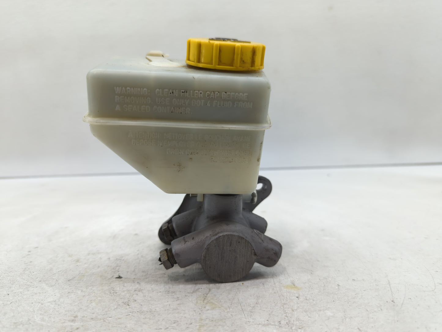 2009-2015 Jaguar Xf Brake Master Cylinder - Oemusedautoparts1.com