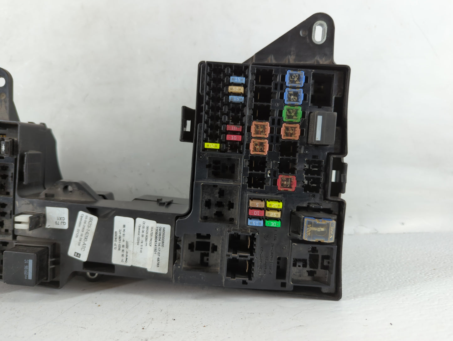 2010 Jaguar Xf Fusebox Fuse Box Panel Relay Module P/N:9X23-14290-ATC Fits OEM Used Auto Parts - Oemusedautoparts1.com