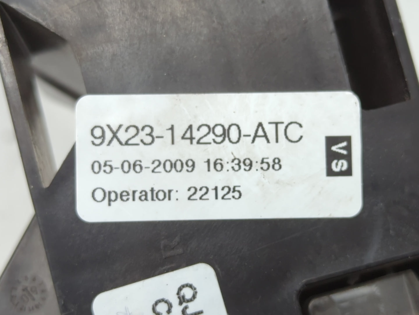 2010 Jaguar Xf Fusebox Fuse Box Panel Relay Module P/N:9X23-14290-ATC Fits OEM Used Auto Parts - Oemusedautoparts1.com