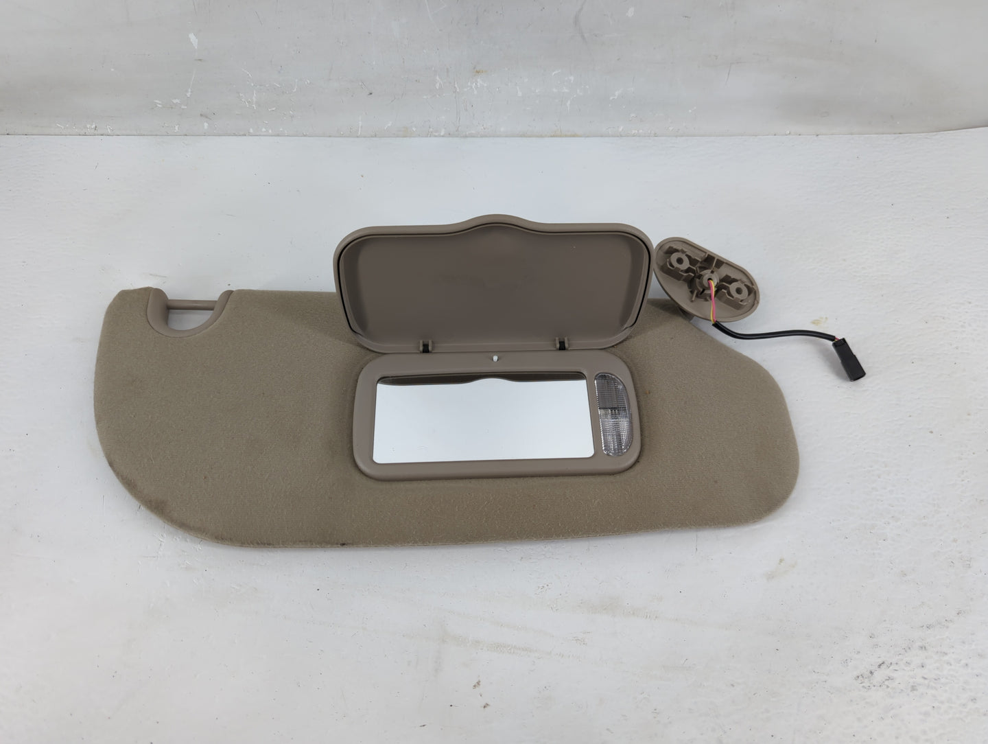 2010-2013 Jaguar Xj Sun Visor Shade Replacement Passenger Right Mirror Fits Fits 2010 2011 2012 2013 OEM Used Auto Parts - O