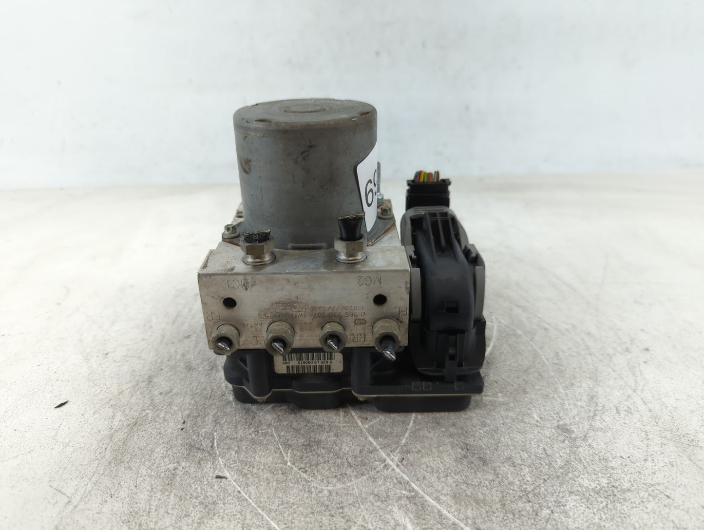 2010 Jaguar Xk150 ABS Pump Control Module Replacement P/N:8W83-2C405-CC Fits Fits 2011 OEM Used Auto Parts - Oemusedautopart