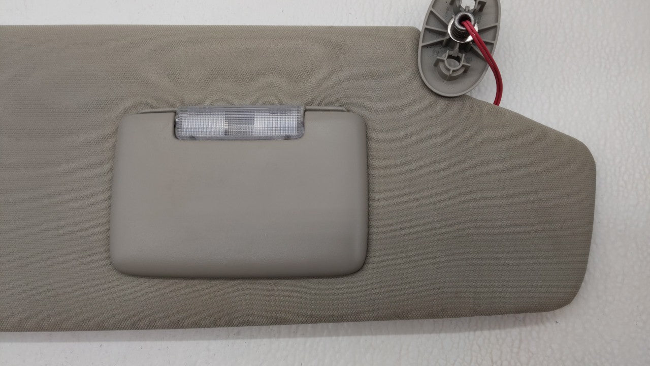 2006-2010 Jeep Commander Sun Visor Shade Replacement Passenger Right Mirror Fits Fits 2006 2007 2008 2009 2010 OEM Used Auto