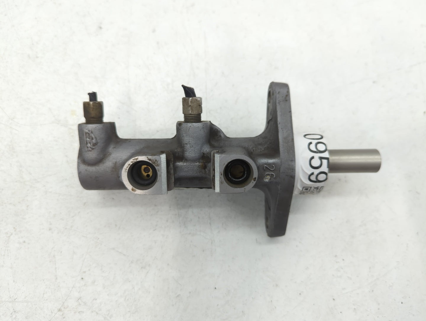 2006-2010 Jeep Commander Brake Master Cylinder - Oemusedautoparts1.com