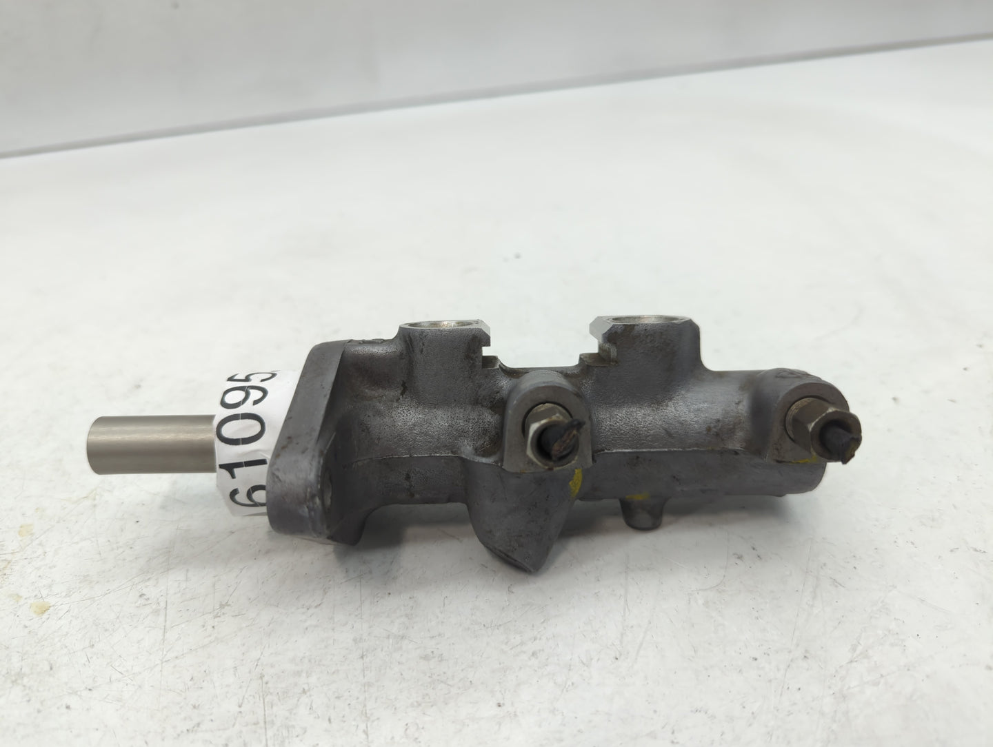 2006-2010 Jeep Commander Brake Master Cylinder - Oemusedautoparts1.com