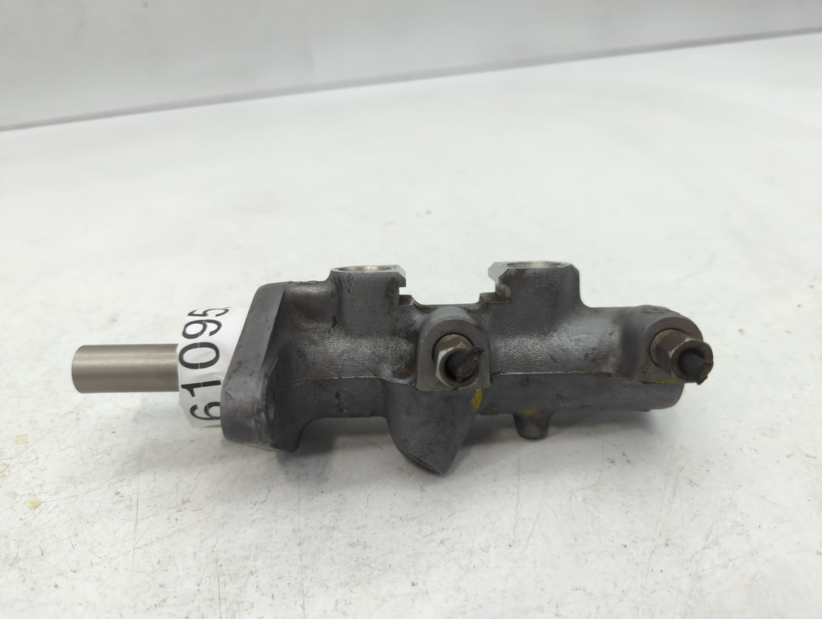 2006-2010 Jeep Commander Brake Master Cylinder - Oemusedautoparts1.com