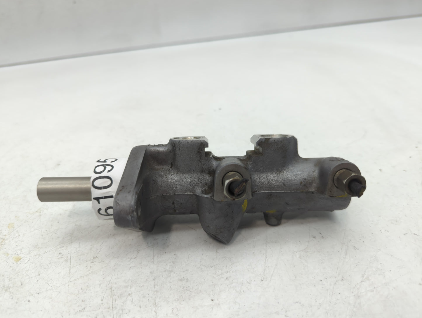 2006-2010 Jeep Commander Brake Master Cylinder - Oemusedautoparts1.com