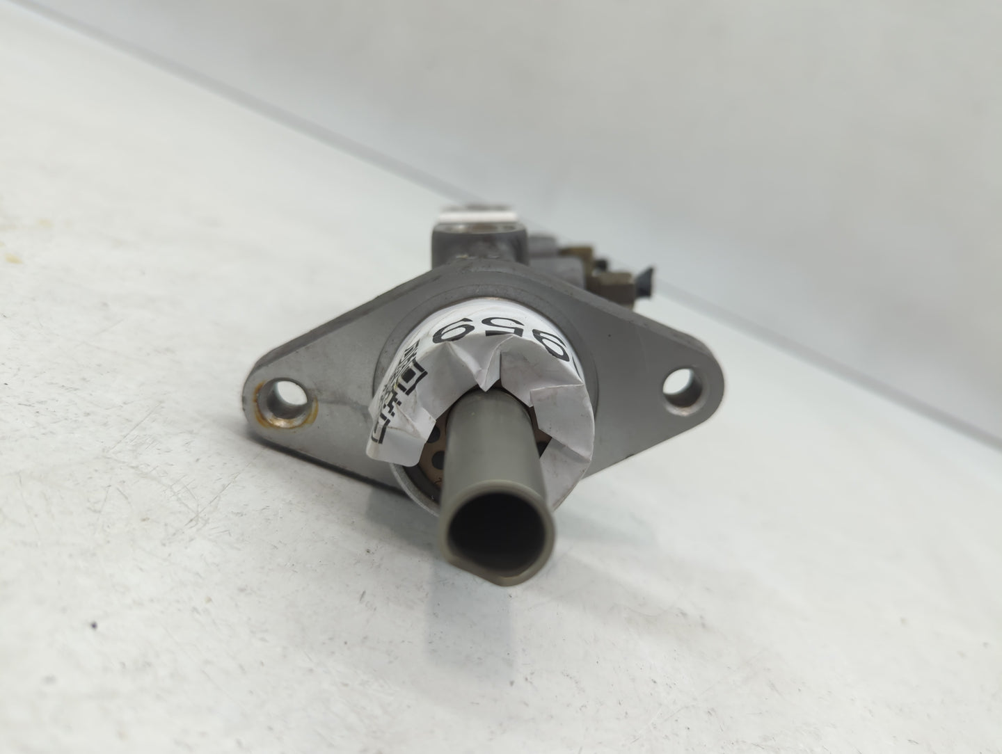 2006-2010 Jeep Commander Brake Master Cylinder - Oemusedautoparts1.com