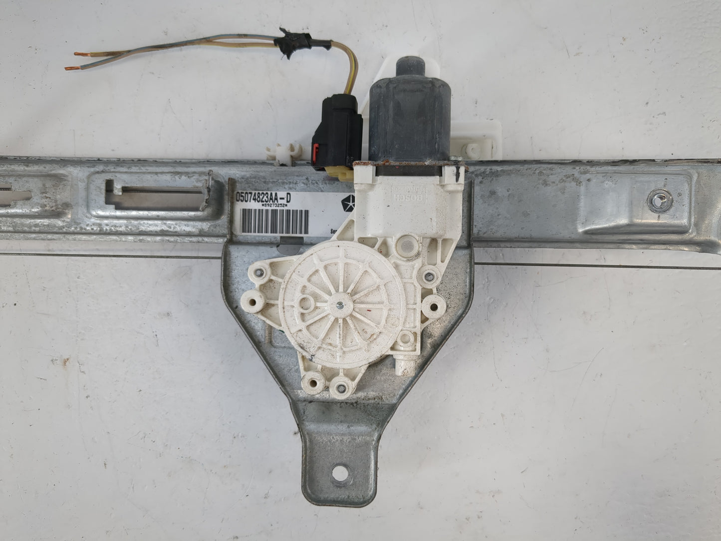 Jeep Compass Driver Rear Left Power Window Motor - Oemusedautoparts1.com
