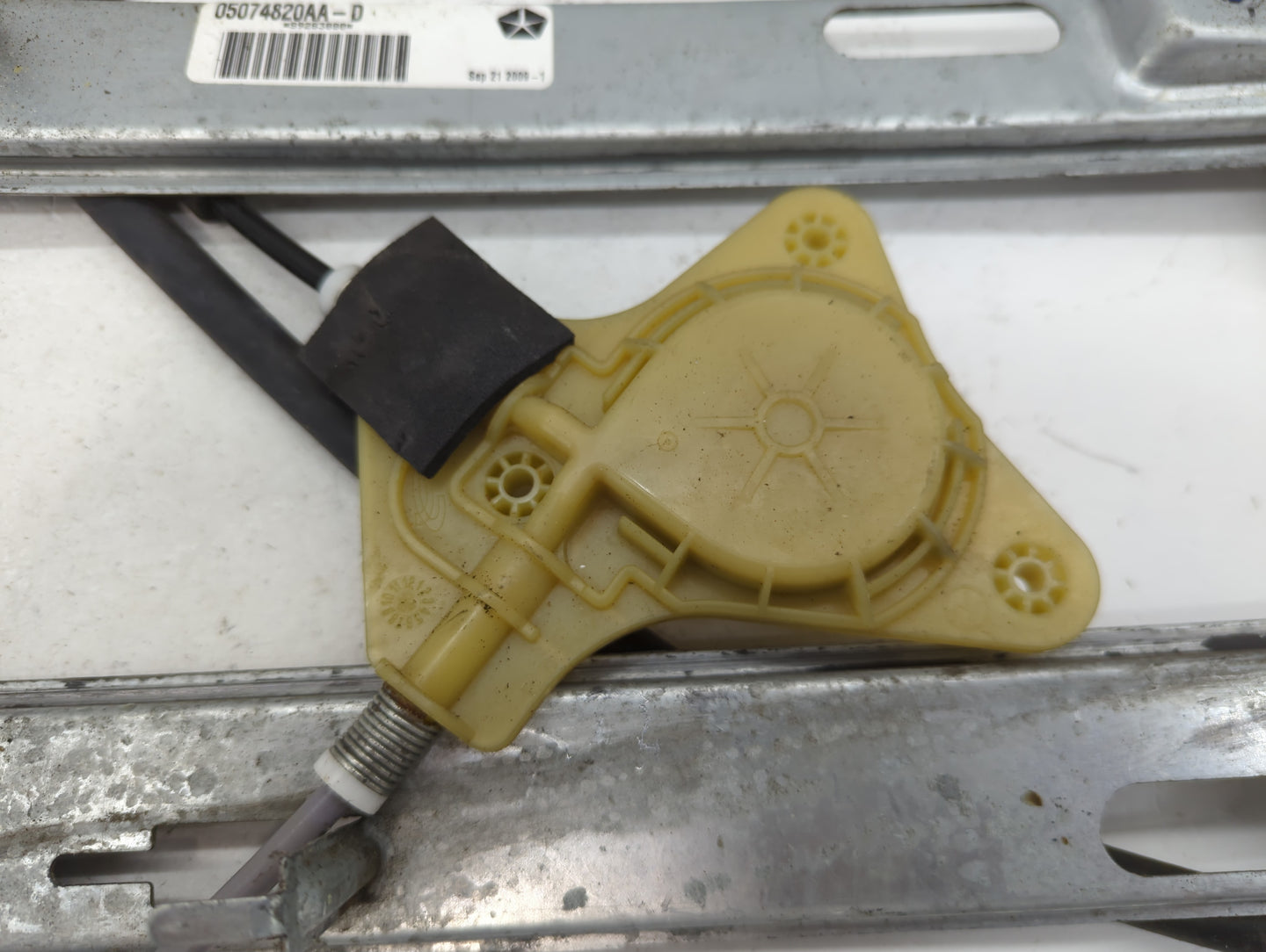 2007-2017 Jeep Compass Used Window Regulator Passenger Front 1036360 - Oemusedautoparts1.com
