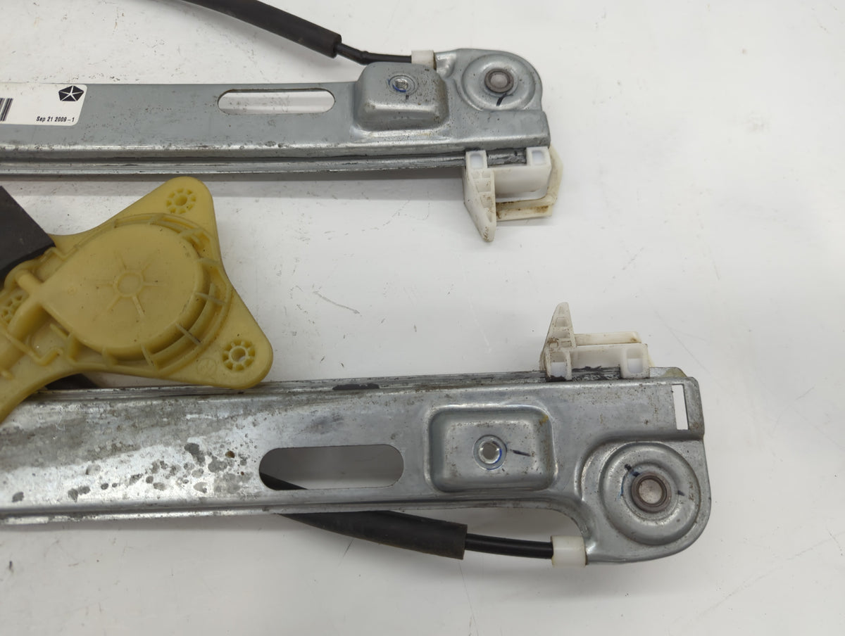 2007-2017 Jeep Compass Used Window Regulator Passenger Front 1036360 - Oemusedautoparts1.com