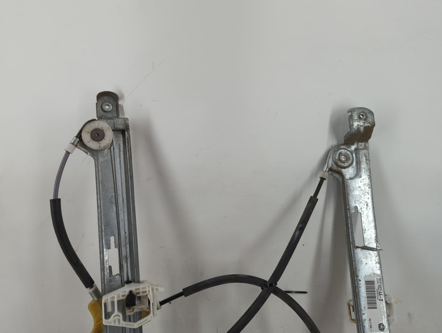 2010 Jeep Compass Driver Left Front Window Regulator - Oemusedautoparts1.com