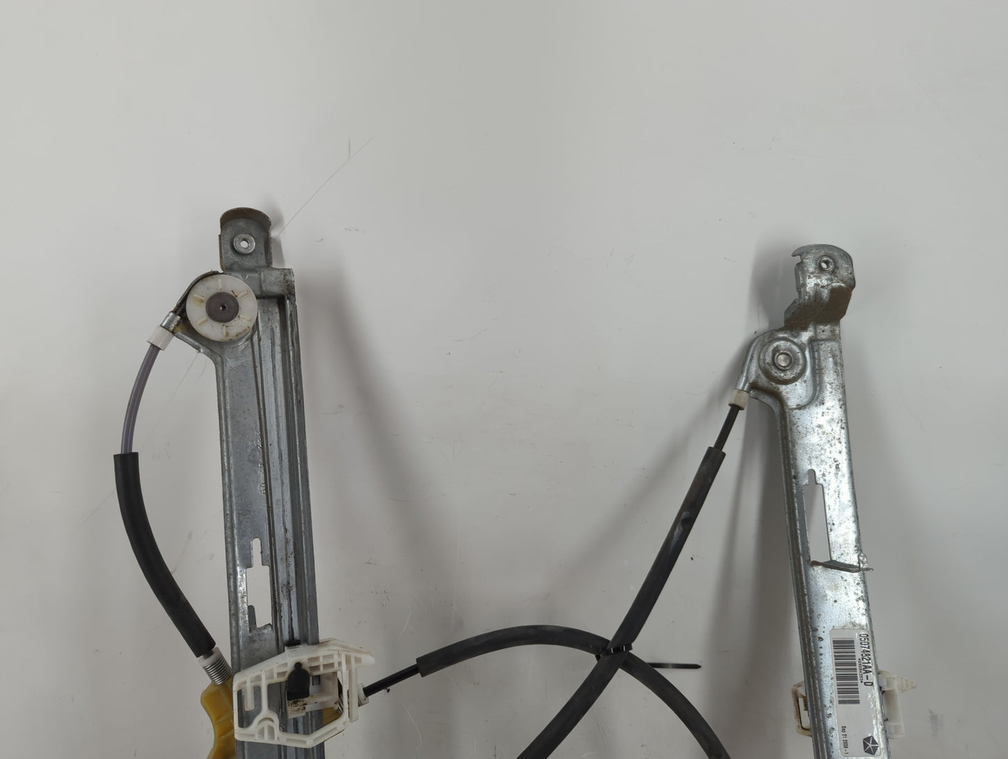2010 Jeep Compass Driver Left Front Window Regulator - Oemusedautoparts1.com