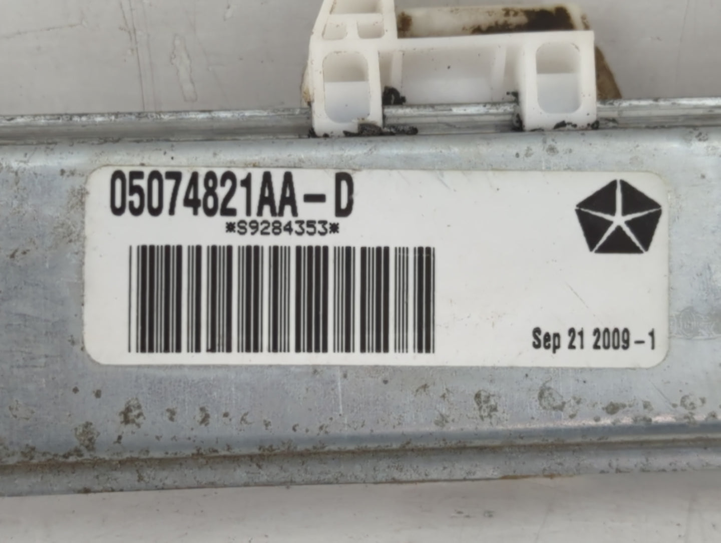 2010 Jeep Compass Driver Left Front Window Regulator - Oemusedautoparts1.com