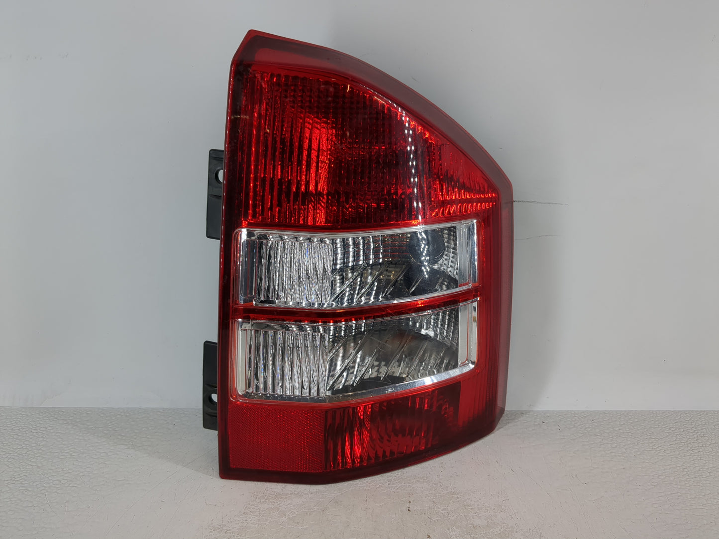 2007-2010 Jeep Compass Tail Light Assembly Passenger Right OEM Fits Fits 2007 2008 2009 2010 OEM Used Auto Parts - Oemusedau