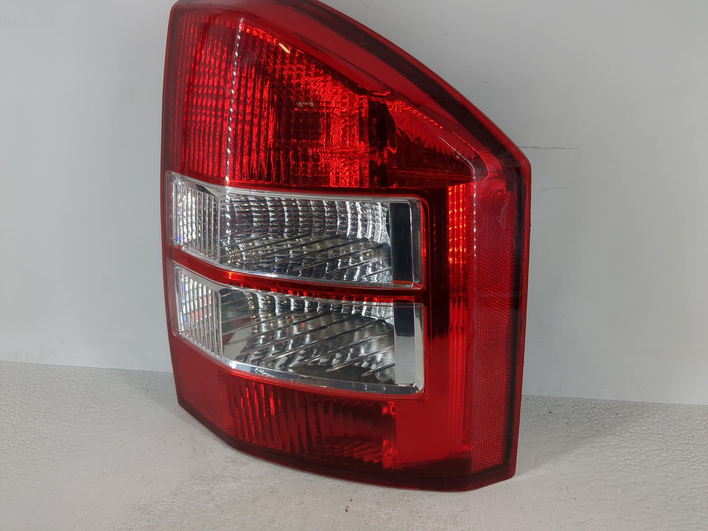 2007-2010 Jeep Compass Tail Light Assembly Passenger Right OEM Fits Fits 2007 2008 2009 2010 OEM Used Auto Parts - Oemusedau