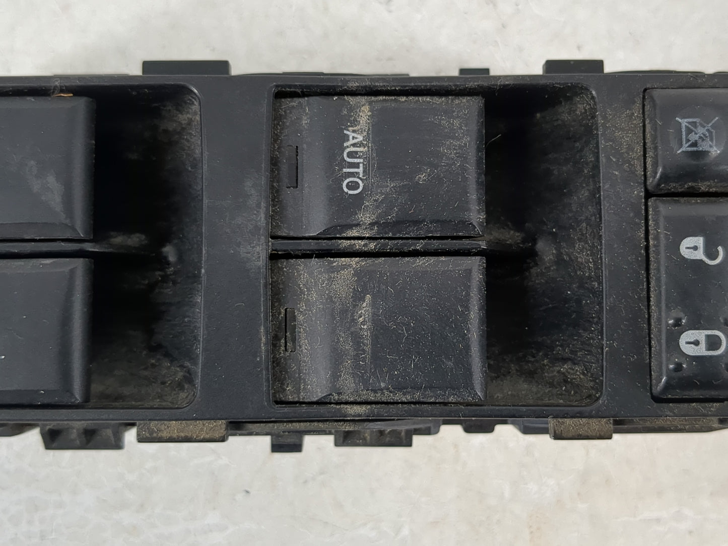 2007-2010 Jeep Compass Master Power Window Switch Replacement Driver Side Left Fits Fits 2007 2008 2009 2010 OEM Used Auto P