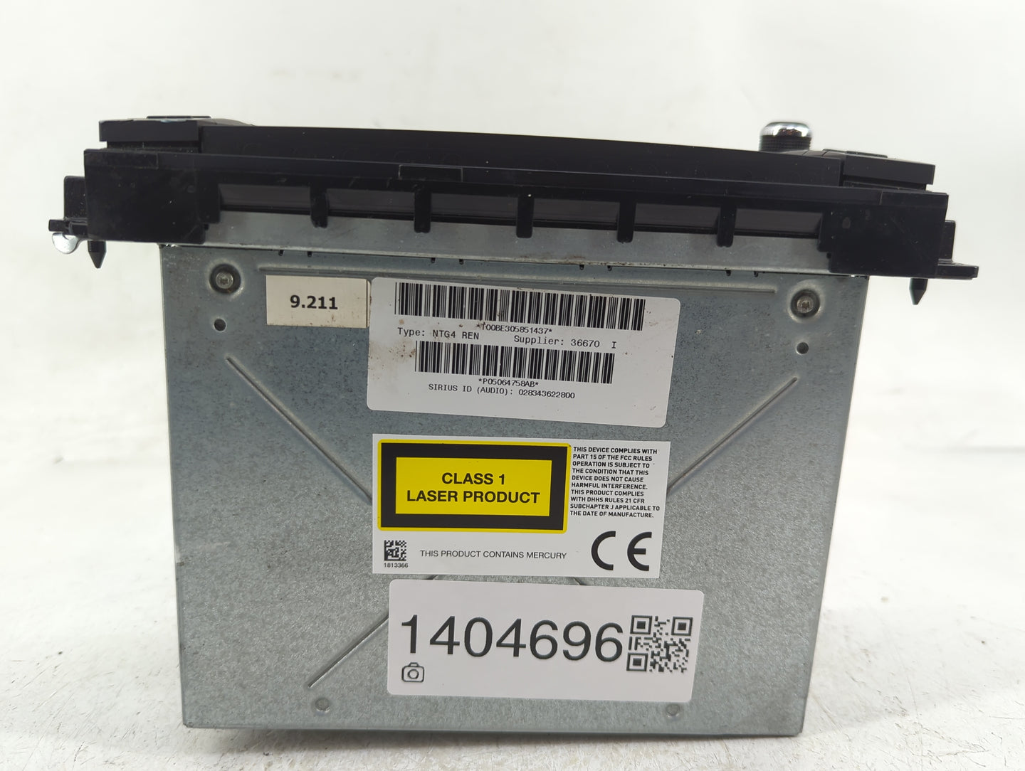 2009-2010 Jeep Compass Radio AM FM Cd Player Receiver Replacement P/N:05064758AB Fits Fits 2009 2010 OEM Used Auto Parts - O