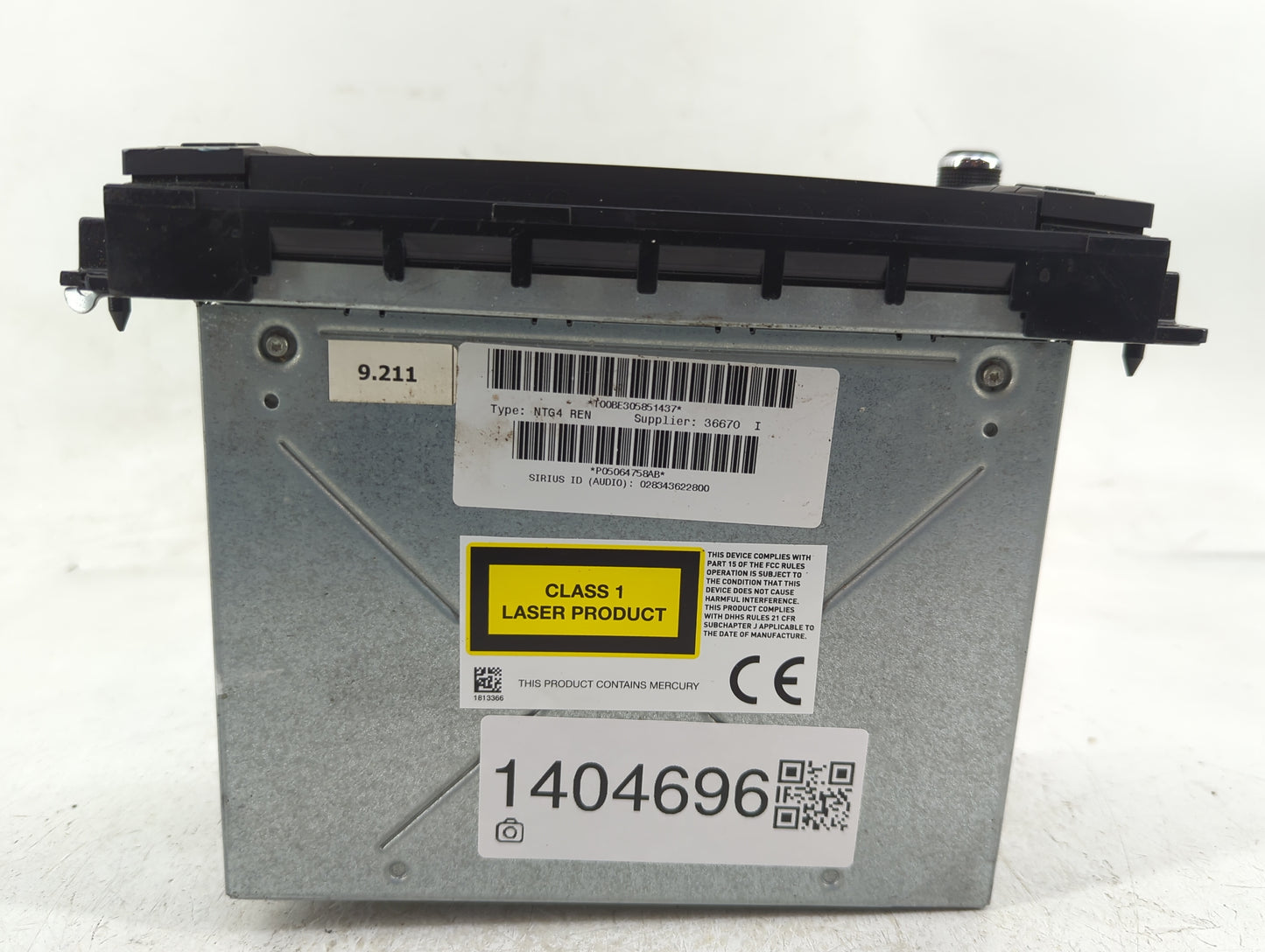 2009-2010 Jeep Compass Radio AM FM Cd Player Receiver Replacement P/N:05064758AB Fits Fits 2009 2010 OEM Used Auto Parts - O