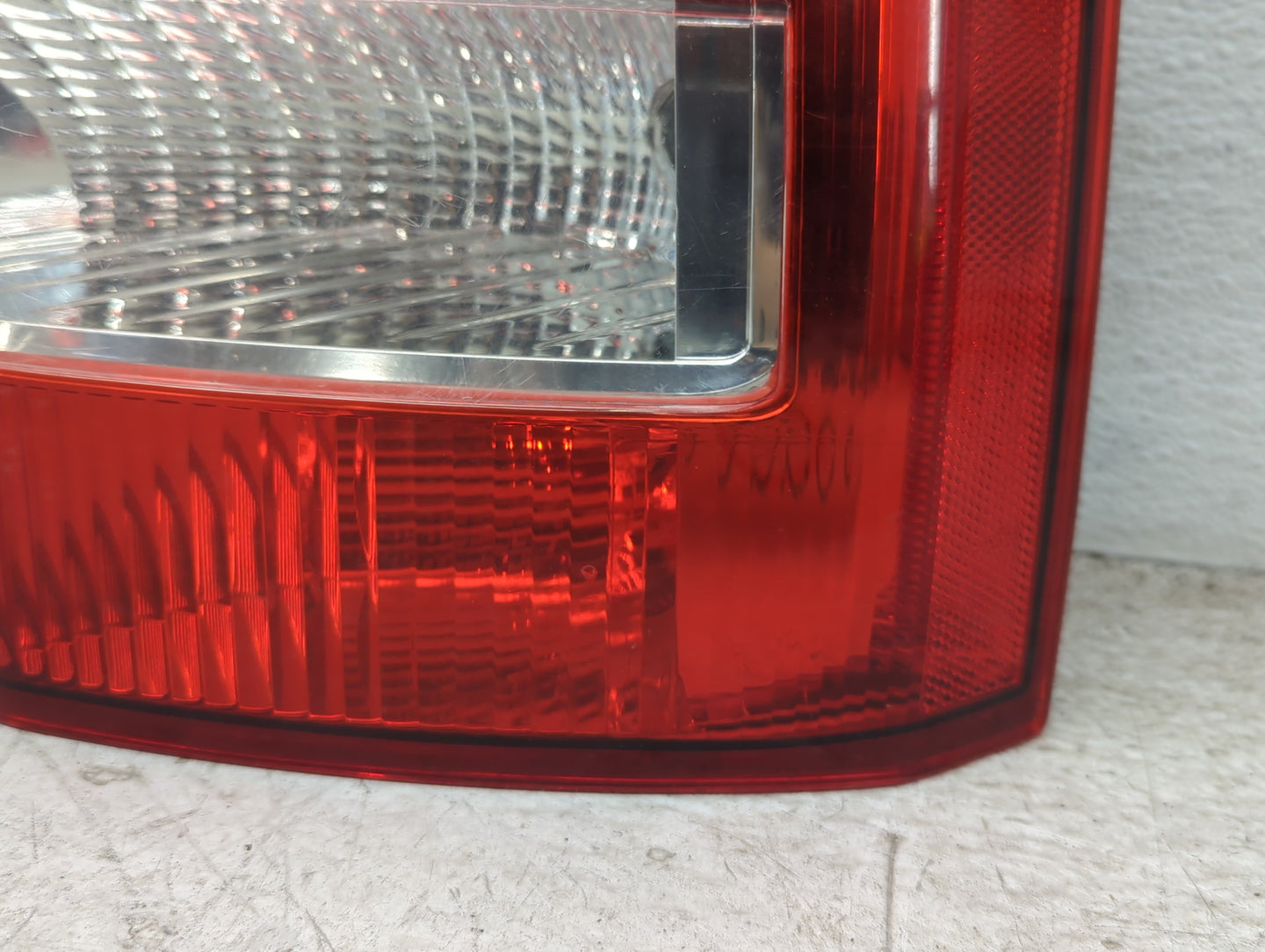 2007-2010 Jeep Compass Tail Light Assembly Passenger Right OEM Fits Fits 2007 2008 2009 2010 OEM Used Auto Parts - Oemusedau