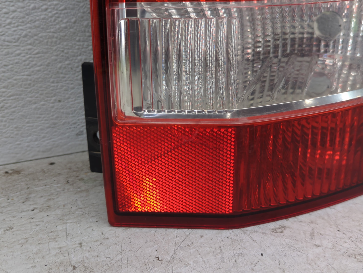 2007-2010 Jeep Compass Tail Light Assembly Passenger Right OEM Fits Fits 2007 2008 2009 2010 OEM Used Auto Parts - Oemusedau