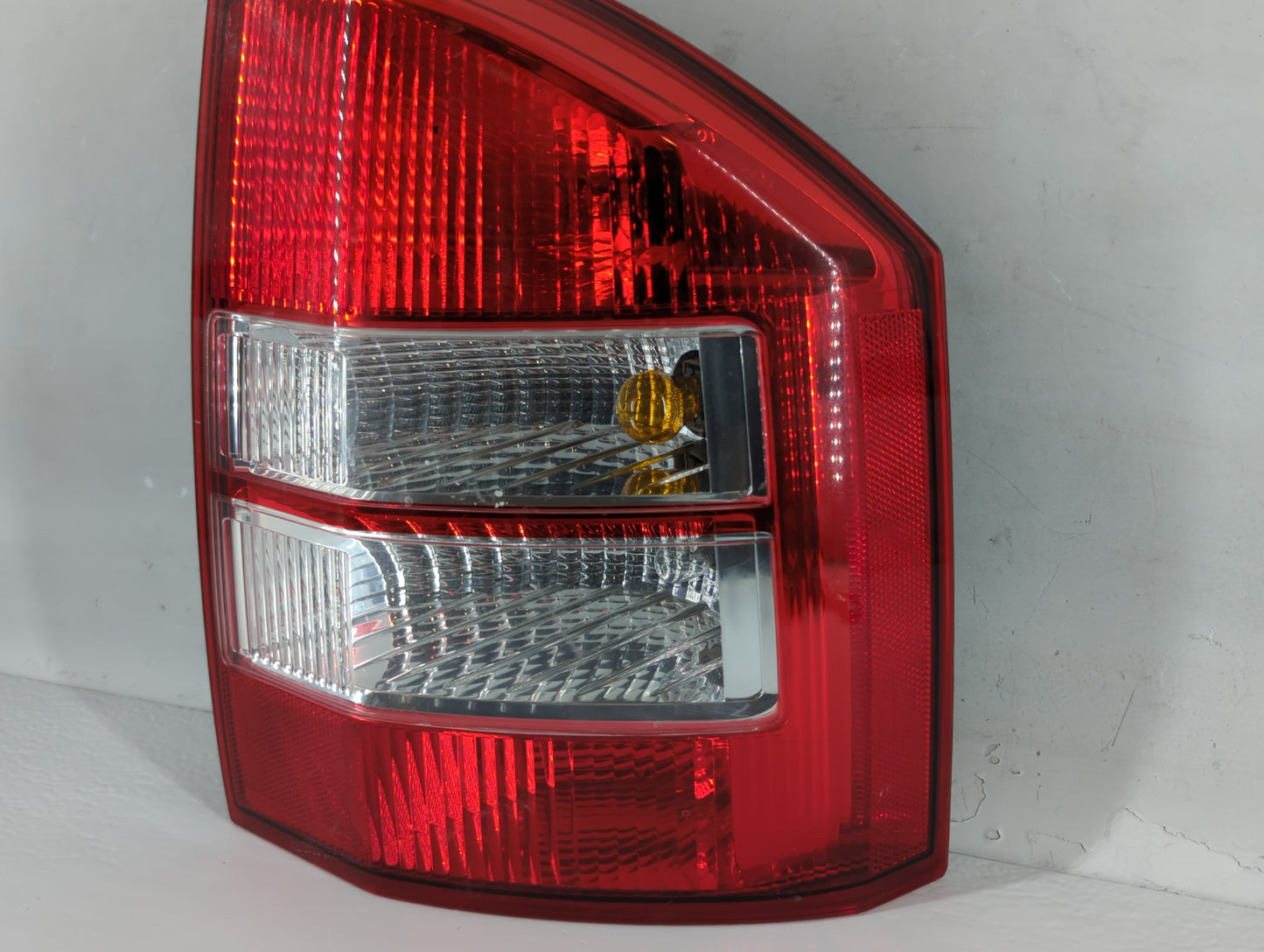 2007-2010 Jeep Compass Tail Light Assembly Passenger Right OEM Fits Fits 2007 2008 2009 2010 OEM Used Auto Parts - Oemusedau