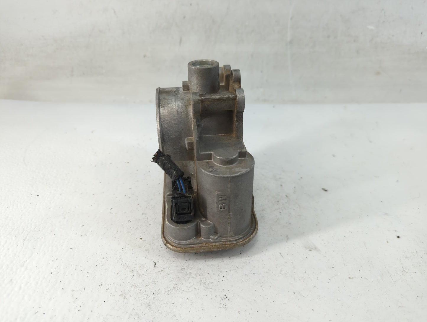 2010 Jeep Compass Throttle Body P/N:04591735AC Fits Fits 2007 2008 2009 2011 2012 2013 2014 2015 2016 2017 2018 OEM Used Aut
