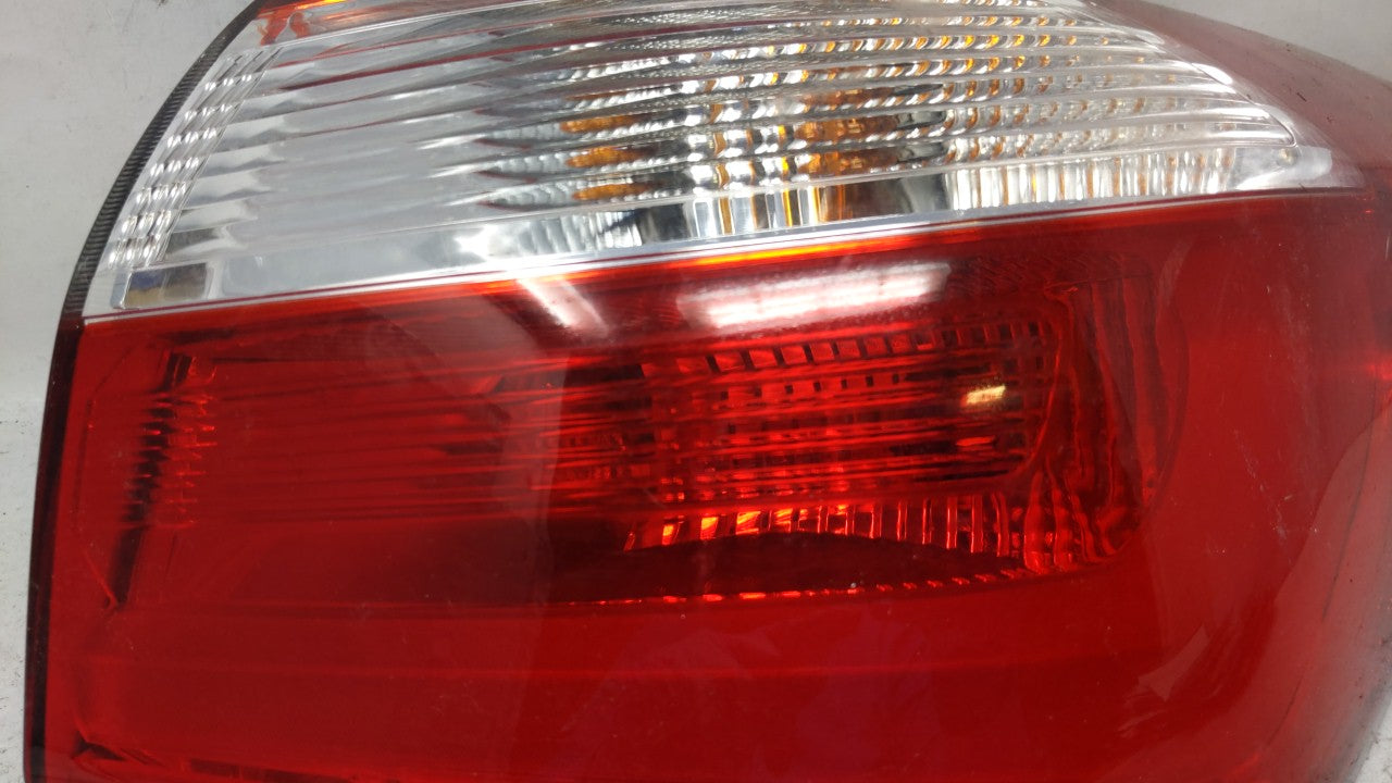 2010 Jeep Compass Tail Light Assembly Passenger Right OEM P/N:92402-A Fits Fits 2007 2008 2009 OEM Used Auto Parts - Oemused