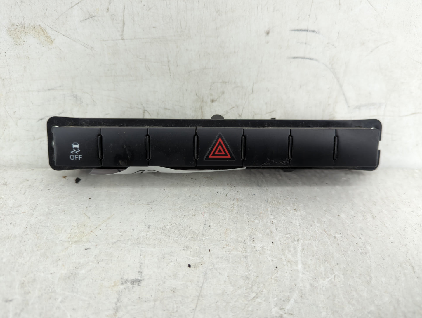 2010 Jeep Grand Cherokee Hazard Switch 041581a - Oemusedautoparts1.com