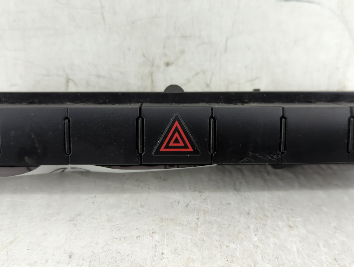 2010 Jeep Grand Cherokee Hazard Switch 041581a - Oemusedautoparts1.com