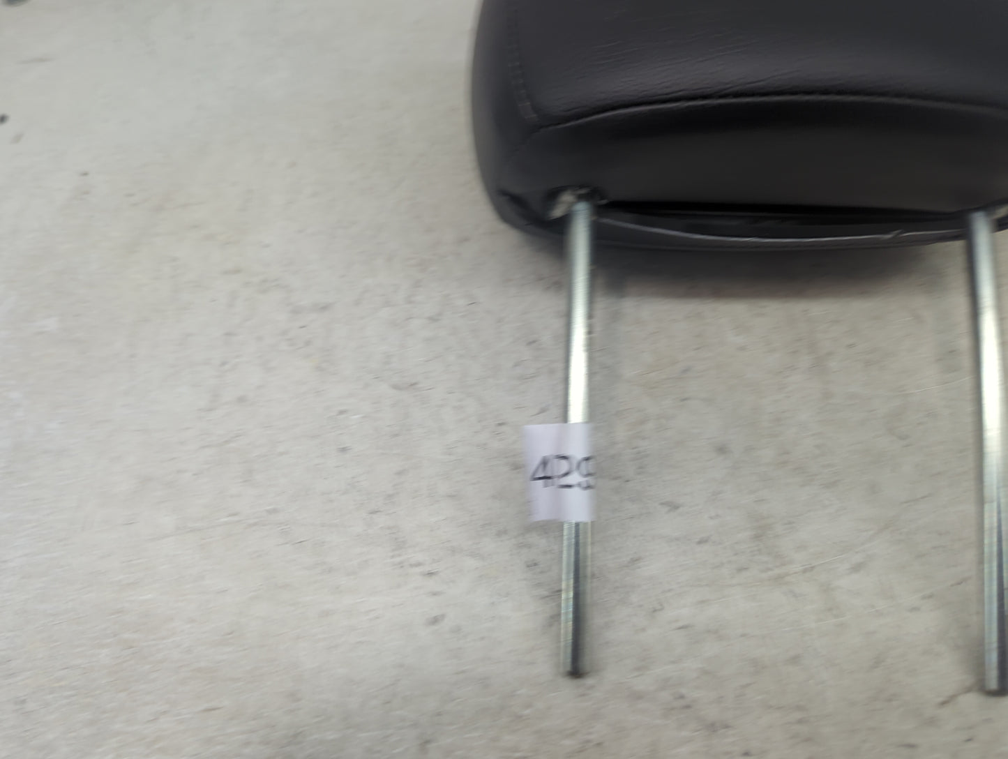 2010 Jeep Grand Cherokee Headrest Head Rest Front Driver Seat Black 1472958 - Oemusedautoparts1.com