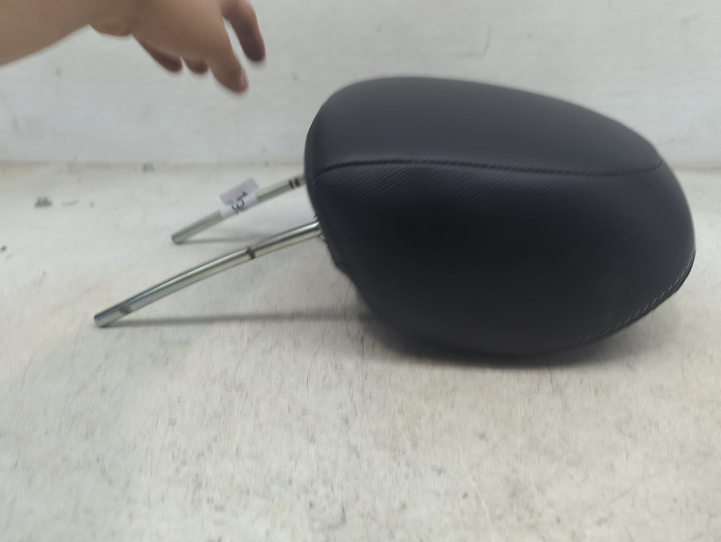 2010 Jeep Grand Cherokee Headrest Head Rest Front Driver Seat Black 1472958 - Oemusedautoparts1.com