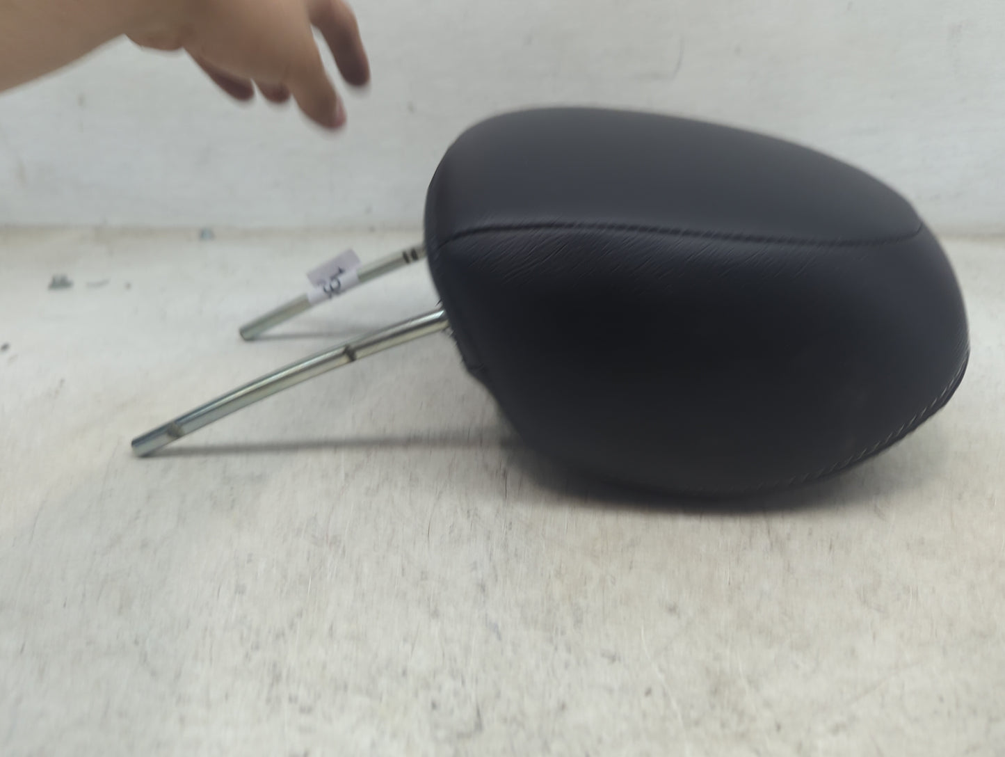 2010 Jeep Grand Cherokee Headrest Head Rest Front Driver Seat Black 1472958 - Oemusedautoparts1.com