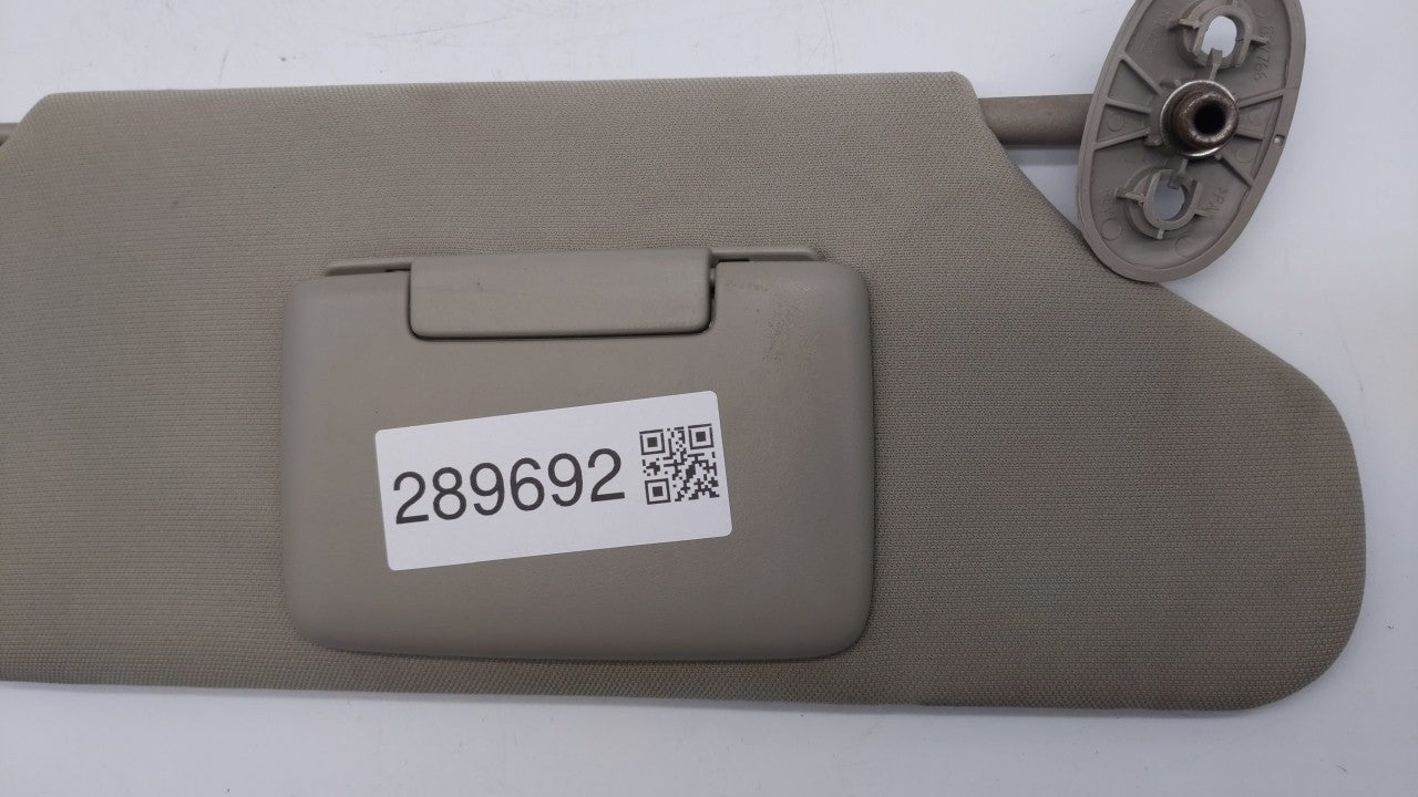 2005-2010 Jeep Grand Cherokee Sun Visor Shade Replacement Passenger Right Mirror Fits Fits 2005 2006 2007 2008 2009 2010 OEM