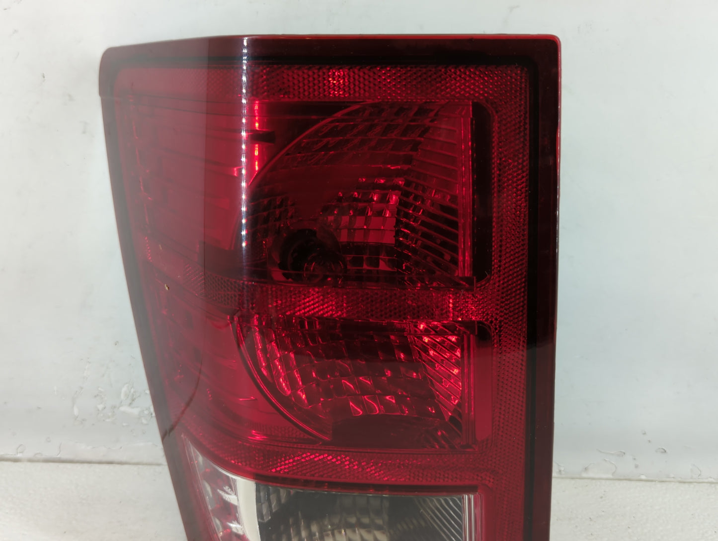 2007-2010 Jeep Grand Cherokee Tail Light Assembly Passenger Right OEM P/N:55079013AC Fits Fits 2007 2008 2009 2010 OEM Used 
